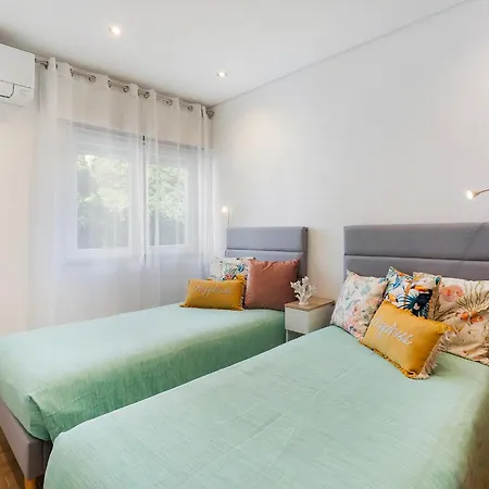 With Sea View, Ac And Walking To The By Algarve Dream Holidays * אלבופיירה