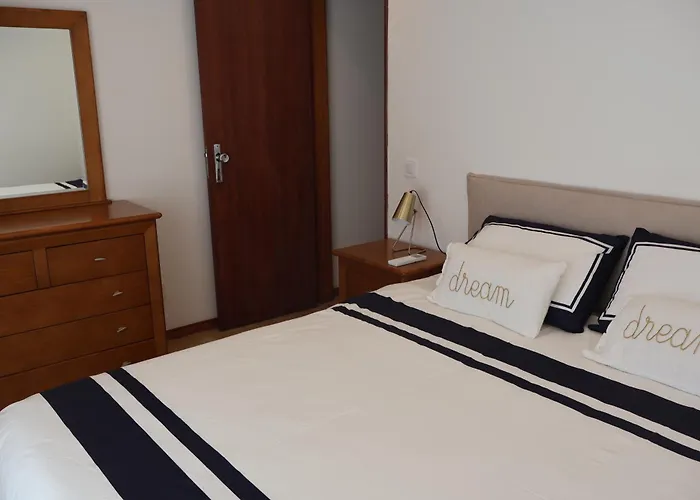 Moradia Do Sal, Walking To The And Old Town