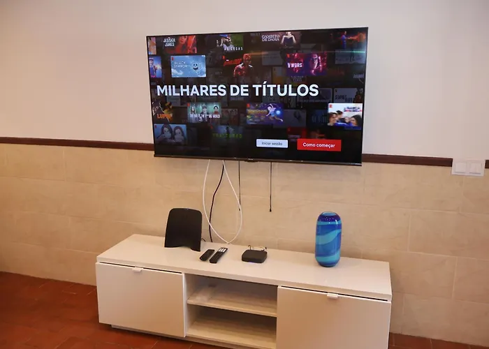 Moradia Do Sal, Walking To The And Old Town *