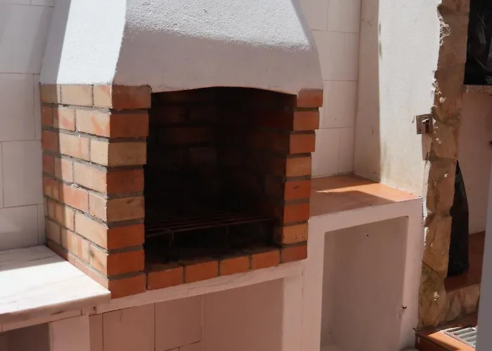 Будинок відпочинку Moradia Do Sal, Walking To The And Old Town *